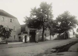 Plösen, Dorfstraße : Leipzig-Plösen, Dorfstraße 6 mit Bauernhof