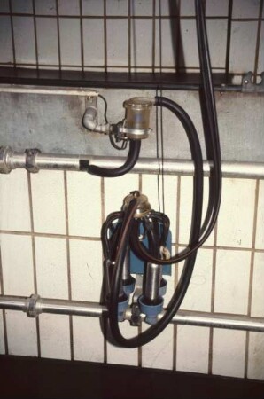 Fotografie: Melktechnik, Melkzeug, Reinigungstechnik