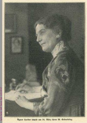 Porträt von Agnes Harder
