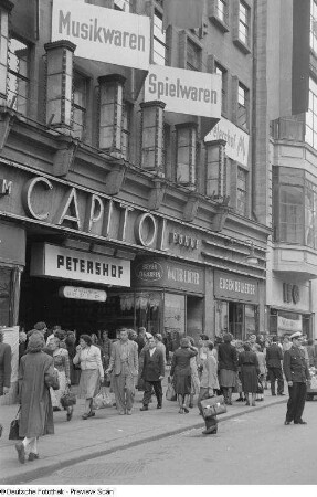 Blick auf den Petershof und das Capitol in der Petersstraße