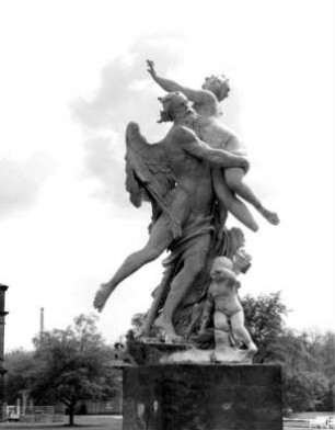 Dresden-Altstadt. Großer Garten, Figurengruppe "Die Zeit entführt die Schönheit" (P. Balestra)