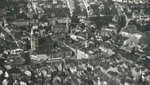 Zittau. Stadtkern gegen nordöstliche und östliche Vorstädte. Luftbild-Schrägaufnahme von Südwest