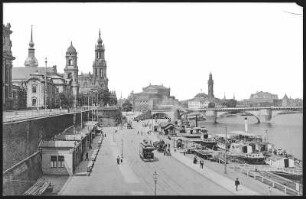 Dresden. Dampfschiff-Anlegeplätze mit Dampfern