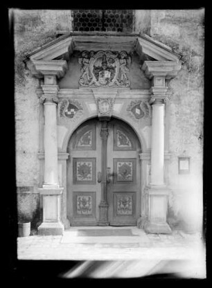 Wald: Kirchenportal