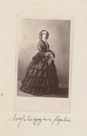 Großherzogin Sophie von Baden (1801-1865), Ganzfigur.