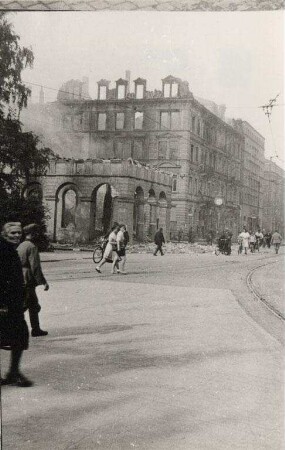 Zerstörungen Zweiter Weltkrieg. Südliches Wachhäuschen am Mühlburger Tor