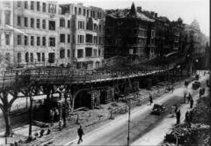 Zerstörte Hochbahn in Berlin