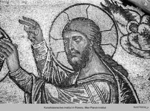Marienkrönung (mit Cherubim, Evangelistensymbolen und musizierenden Engeln)