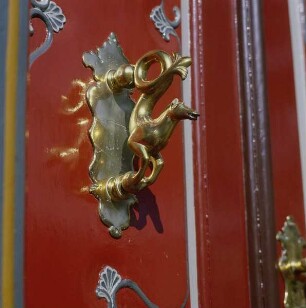 Goslar. Ehemaliges Benediktinerinnen-Kloster Neuwerk. Türklopfer in Form eines Seepferds an der Eingangstür