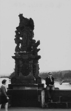 Skulptur der Heiligen Ludmila (1710) auf der Karlsbrücke