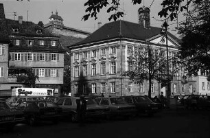 Esslingen: Marktplatz mit Polizeidirektion und Wehrgang der alten Burg