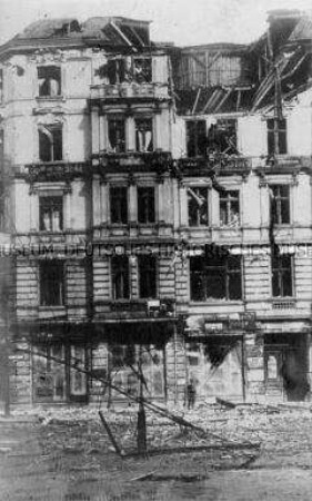 Stark beschädigtes Haus in Berlin