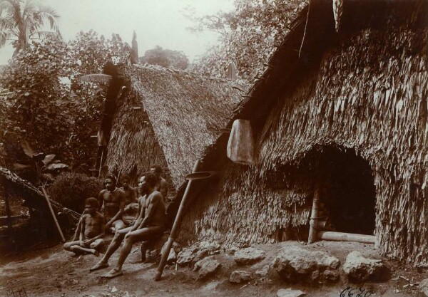 "Maison des hommes. Malékoula de l'Est".