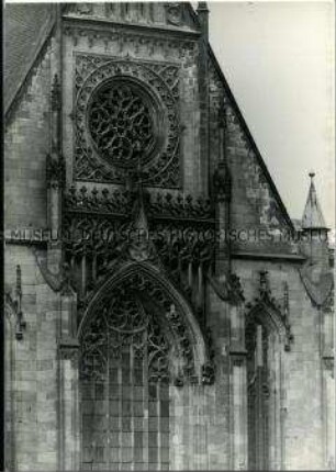 Detail der Ostfassade der Universitätskirche St. Pauli in Leipzig