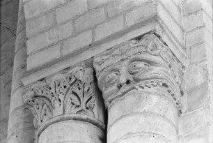 Nördliche Kapitelle von Nordosten