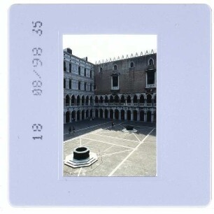 Venedig, Dogenpalast : Blick über den Innenhof