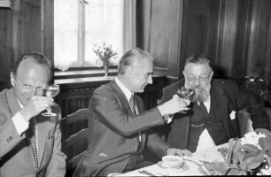 Freiburg: Basler Prüfungskommission beim Regierungspräsidium; "Oberkirch", Dr. Hans J. Briner, Regierungspräsident Dr. Person, Dr. Christ