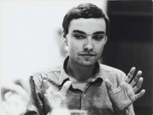 Holger Teschke : Portraitaufnahme während einer Lesung in der Stadtbezirksbibliothek Prenzlauer Berg (Heinrich-Böll-Bibliothek)
