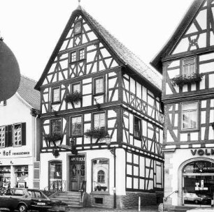 Fachwerkwohnhaus; Seligenstadt, Marktplatz 4