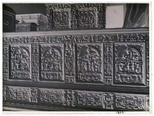 Truhe (Detail)