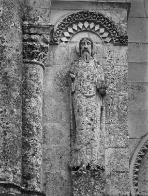 Statue in der südlichen Nische