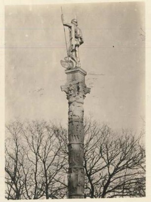 Jupitersäule : Oberteil der Jupitersäule im Saalburg-Kastell