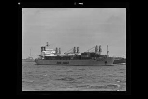 Blue Master (1971), Frachtschiff, Macs Maritime Carrier Shipping GmbH & Co., Hamburg, Singapore, Bau-Nr. 294