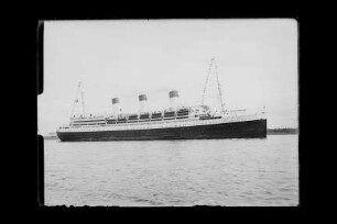 Cap Arcona (1927), Passagier- und Frachtschiff, Hamburg Südamerikanische Dampfschifffahrts-Gesellschaft A/S & Co KG (HSDG), Antwerpen, Bau-Nr. 476