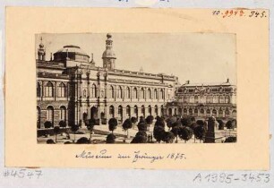 Die Gemäldegalerie Alte Meister (Semperbau) in Dresden von Südwesten, Blick über den Zwingerhof