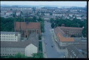Neubrandenburg, Haus der Kultur und Bildung,Neubrandenburg, Johanniskirche,Neubrandenburg, Stargarder Straße : Blick vom Haus der Kultur und Bildung auf Johanniskirche