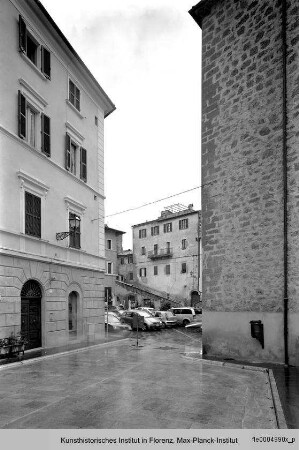 Piazza Garibaldi, Pitigliano