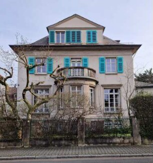 Großbürgerliche Villa in der Villenkolonie "Gartenstadt Frankfurt"; Frankfurt, Adelheidstraße 10, Adelheidstraße 12