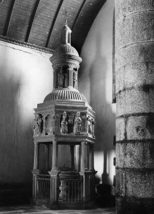 Taufstein : Taufstein (1594?). Bodilis, Rue Notre-Dame, Kirche