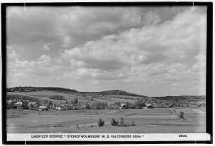 Lausitzer Gebirge. Steinigtwolmsdorf mit dem Valtenberg (589 Meter)