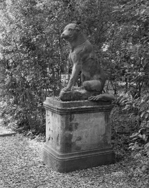 Teatro di Verzura — Statue