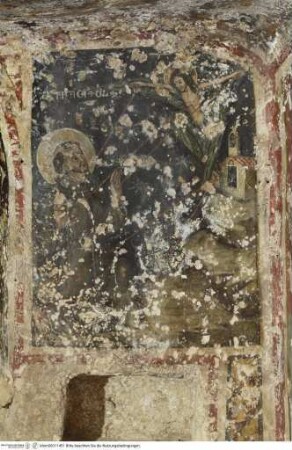 Freskendekoration: Christus Pantokrator, Gandenstuhl, Madonna und Heilige, Altarwand rechts: Stigmatisation des heiligen Franz von Assisi