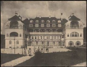 Wohnhaus, Berlin-Grunewald: Ansicht einer Villa in Grunewald, womöglich am Wildpfad zwischen Bernadottestr. und Waldmeisterstr.