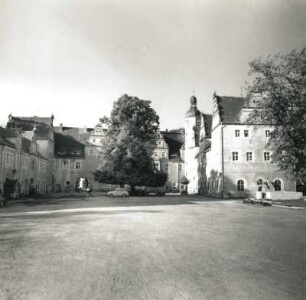 Wermsdorf. Altes Jagdschloss ((Gemeindeamt) 1609 beg, 1617/1626 Umbau; S. Hoffmann). Hofansicht