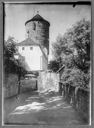 Vor der alten Waffenschmiede jetzt Jugendherberge in Bautzen : Blick von Westen durch den Zwinger zur Gerberbastei (jetzt Jugendherberge)