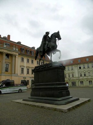 Reiterstandbild von Herzog Carl August, Weimar