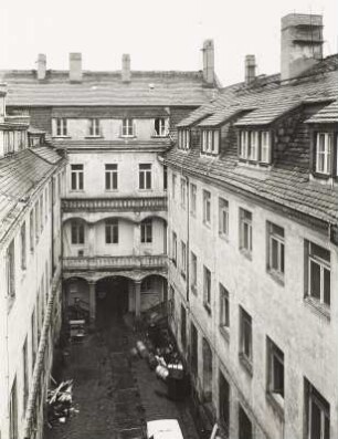Dresden-Neustadt, Köpckestraße (Große Meißner Straße) 15. Ehem. Kollegienhaus (1723-1724; J. G. Gebhardt). Erster (Großer) Hof gegen das Vordergebäude