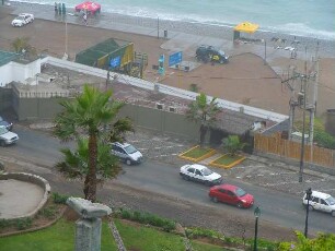 Lima-Miraflores - Uferstraße am Pazifik : Uferstraße am Pazifik. Aufgenommen am 8. September 2011 in Miraflores, dem Stadtteil von Lima an der Pazifikküste