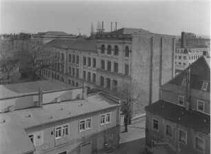 Dresden-Friedrichstadt, Berufliches Schulzentrum für Gastgewerbe Dresden "Ernst Lößnitzer". 1881 erbaut als XVII. Bezirksschule, später 17. Oberschule "Christian Beham", Hofansicht