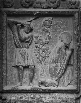 Nordwestportal (Marienportal) — Relief