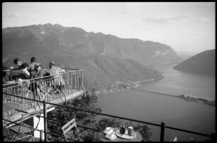 San Salvatore: Terrasse auf dem San Salvatore, Hintergrund See