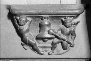 Erste Miserikordie von Osten: Zwei Narren von denen einer eine Glocke schlägt