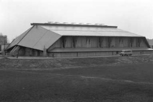 Baufertigstellung der Sport- und Mehrzweckhalle "Rheinstrandhalle" Daxlanden in der August-Dosenbach-Straße