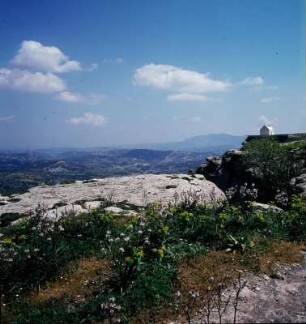 Kreta, Rhizénia. Einödskirche Agia Panteleimon. Auf dem Plateau (Akropolis) von Rhizénia