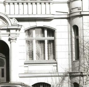 Cottbus, Karl-Liebknecht-Straße 110. Wohnhaus (E. 19. Jh.), Fenster (Erdgeschoss)
