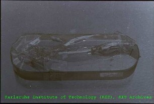 Geborstenes Hochdruckfenster des Instituts für Technische Chemie/Chemisch-physikalische Verfahren (ITC/CPV)